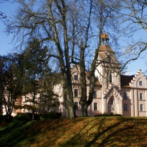 Ēdoles viduslaiku pils rudenī Ēdoles viduslaiku pils rudenī