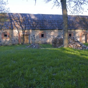 Lielzalves muižas saimniecības ēka Lielzalves muižas saimniecības ēka