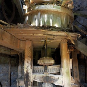 Īves vējdzirnavu iekšpuse Īves vējdzirnavu iekšpuse