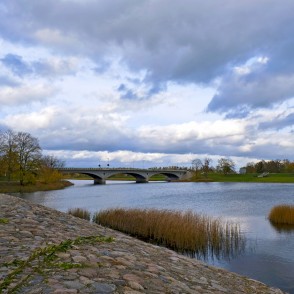 Tilts pār Lielupi Jelgavā no Pasta salas puses Tilts pār Lielupi Jelgavā no Pasta salas puses