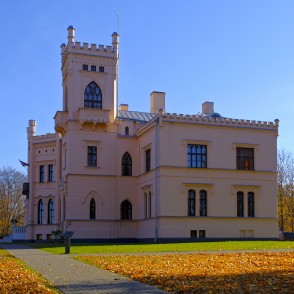 Alūksnes Jaunā pils pēc rekonstrukcijas Alūksnes Jaunā pils pēc rekonstrukcijas