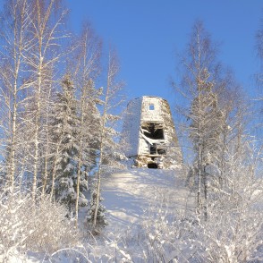 Kapukroga vējdzirnavu drupas ziemā Kapukroga vējdzirnavu drupas ziemā
