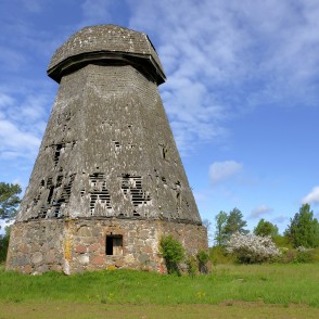 Ķāķišķes jeb Vidussila vējdzirnavas Ķāķišķes jeb Vidussila vējdzirnavas