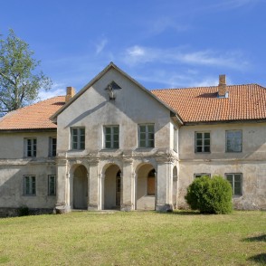 Rēzakas muižas klēts, vēlāk dzīvojamā māja Rēzakas muižas klēts, vēlāk dzīvojamā māja