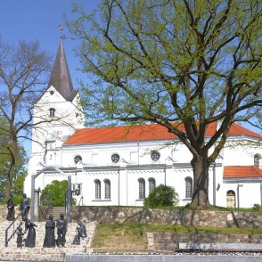 Saldus Sv. Jāņa evaņģēliski luteriskā baznīca Saldus Sv. Jāņa evaņģēliski luteriskā baznīca