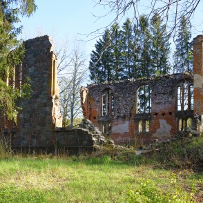 Bārtas luterāņu baznīcas drupas Bārtas luterāņu baznīcas drupas