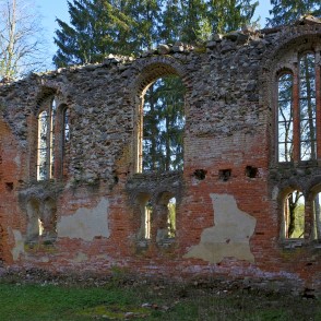 Bārtas luterāņu baznīcas drupas Bārtas luterāņu baznīcas drupas