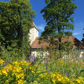 Klosteres Sv. Pētera evaņģēliski luteriskā baznīca Klosteres Sv. Pētera evaņģēliski luteriskā baznīca
