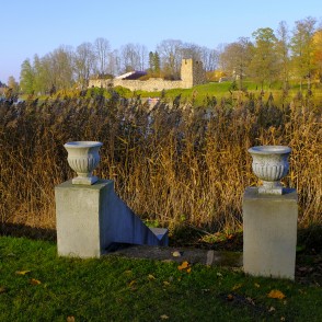 Skats uz Pilssalu no Alūksnes mākslas skolas Skats uz Pilssalu no Alūksnes mākslas skolas