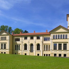 Lažas - Padures muižas pils Lažas - Padures muižas pils