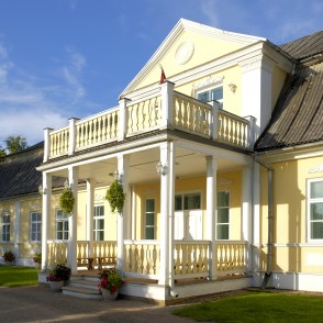 Codes muižas dzīvojamā ēka Codes muižas dzīvojamā ēka