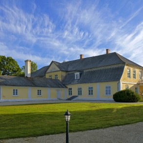 Codes muižas dzīvojamā ēka Codes muižas dzīvojamā ēka