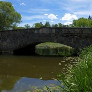 Laukakmens mūra velvju tilts pār Tebru Aizputē Laukakmens mūra velvju tilts pār Tebru Aizputē