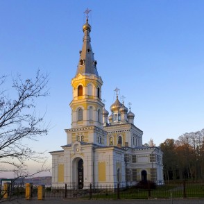 Vakara saules apspīdēta Stāmerienas baznīca Vakara saules apspīdēta Stāmerienas baznīca