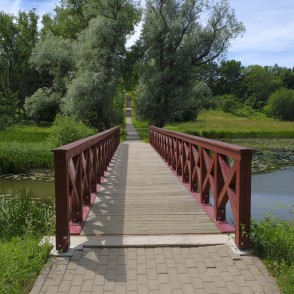 Gājēju tilts uz Misiņkalna dabas parku Gājēju tilts uz Misiņkalna dabas parku