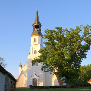 Burtnieku Evaņģēliski luteriskā baznīca Burtnieku Evaņģēliski luteriskā baznīca