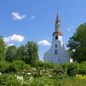 Valkas-Lugažu luterāņu baznīca Valkas-Lugažu luterāņu baznīca