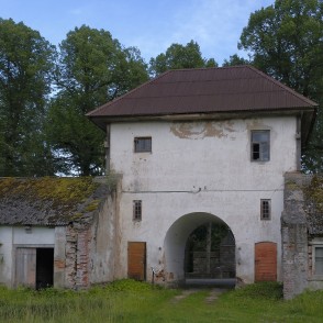 Jaungulbenes muižas staļļi Jaungulbenes muižas staļļi