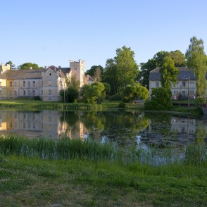 Cīravas muižas apbūve Cīravas muižas apbūve