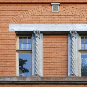 Pelču muižas pils logi Pelču muižas pils logi