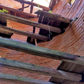 Sveķu vējdzirnavu iekšpuse Sveķu vējdzirnavu iekšpuse