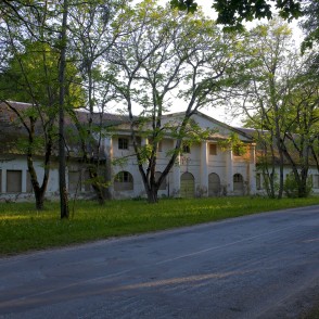 Cīravas muižas zirgu stallis Cīravas muižas zirgu stallis