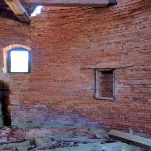 Sveķu vējdzirnavu iekšpuse Sveķu vējdzirnavu iekšpuse