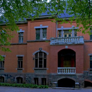 Pelču muižas pils sānskatā Pelču muižas pils sānskatā