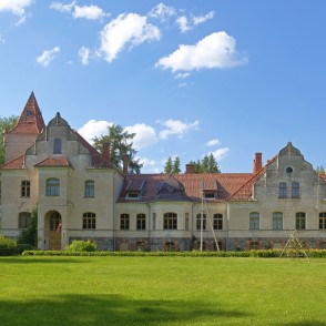 Mēru muiža un Smiltenes novada muzejs Mēru muiža un Smiltenes novada muzejs