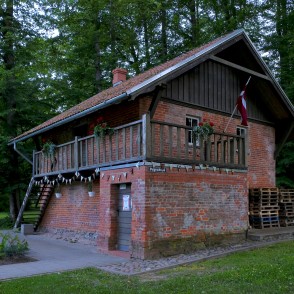 Pelču muižas ledus pagrabs "Pagrabiņš" Pelču muižas ledus pagrabs "Pagrabiņš"