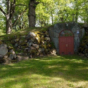 Mēdemu dzimtas kapi un kapliča Remtē Mēdemu dzimtas kapi un kapliča Remtē