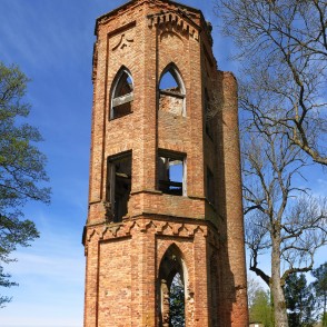 Remtes muižas parka Peldu tornis Remtes muižas parka Peldu tornis