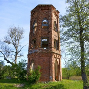 Remtes muižas parka Peldu tornis Remtes muižas parka Peldu tornis