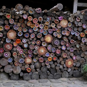 Dekori Dundagas pils pagalmā Dekori Dundagas pils pagalmā