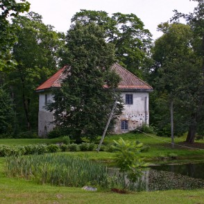 Mednieku namiņš jeb Bruņinieku pils (Pope) Mednieku namiņš jeb Bruņinieku pils (Pope)