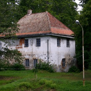 Mednieku namiņš jeb Bruņinieku pils (Pope) Mednieku namiņš jeb Bruņinieku pils (Pope)