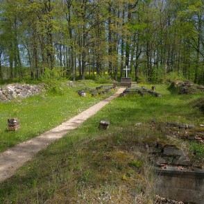 Blīdenes luterāņu baznīcas drupas Blīdenes luterāņu baznīcas drupas