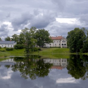 Skats uz Dundagas pili Skats uz Dundagas pili