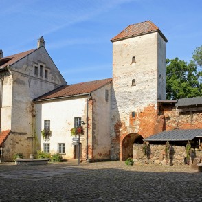 Dundagas pils iekšpagalms Dundagas pils iekšpagalms