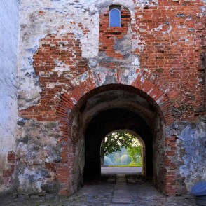 Dundagas pils vārti Dundagas pils vārti