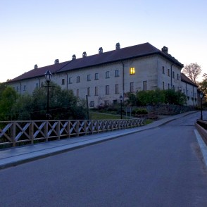 Dundagas pils vēlu vakarā Dundagas pils vēlu vakarā