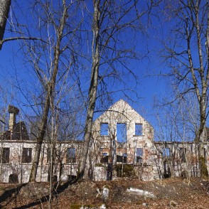 Vatrānes muižas pils drupas Vatrānes muižas pils drupas