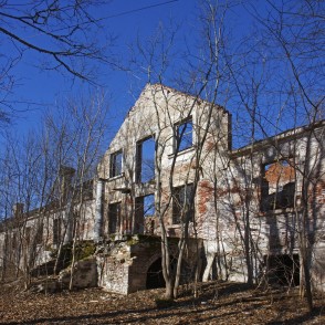 Vatrānes muižas pils drupas Vatrānes muižas pils drupas