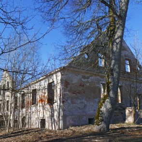 Vatrānes muižas pils drupas Vatrānes muižas pils drupas