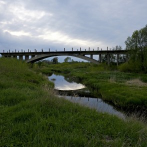 Dzelzceļa tilts - Tilts uz nekurieni Dzelzceļa tilts - Tilts uz nekurieni