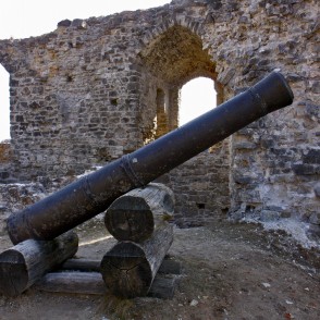 Lielgabals Kokneses pilsdrupās Lielgabals Kokneses pilsdrupās