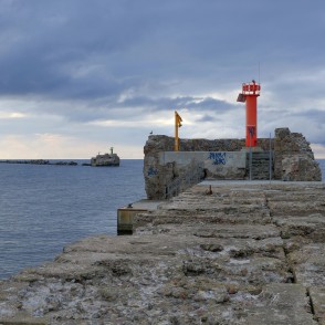 Navigācijas bāka Liepājas ziemeļu mola galā Navigācijas bāka Liepājas ziemeļu mola galā