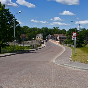 Stendes iela un Kuldīgas ķieģeļu tilts Stendes iela un Kuldīgas ķieģeļu tilts