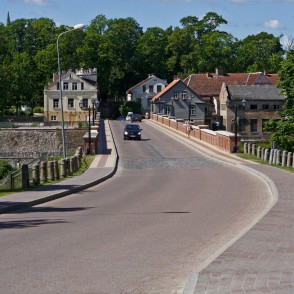 Stendes iela un Kuldīgas ķieģeļu tilts Stendes iela un Kuldīgas ķieģeļu tilts