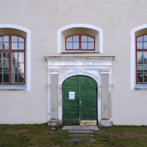 Skultes luterāņu baznīcas ieejas portāls Skultes luterāņu baznīcas ieejas portāls